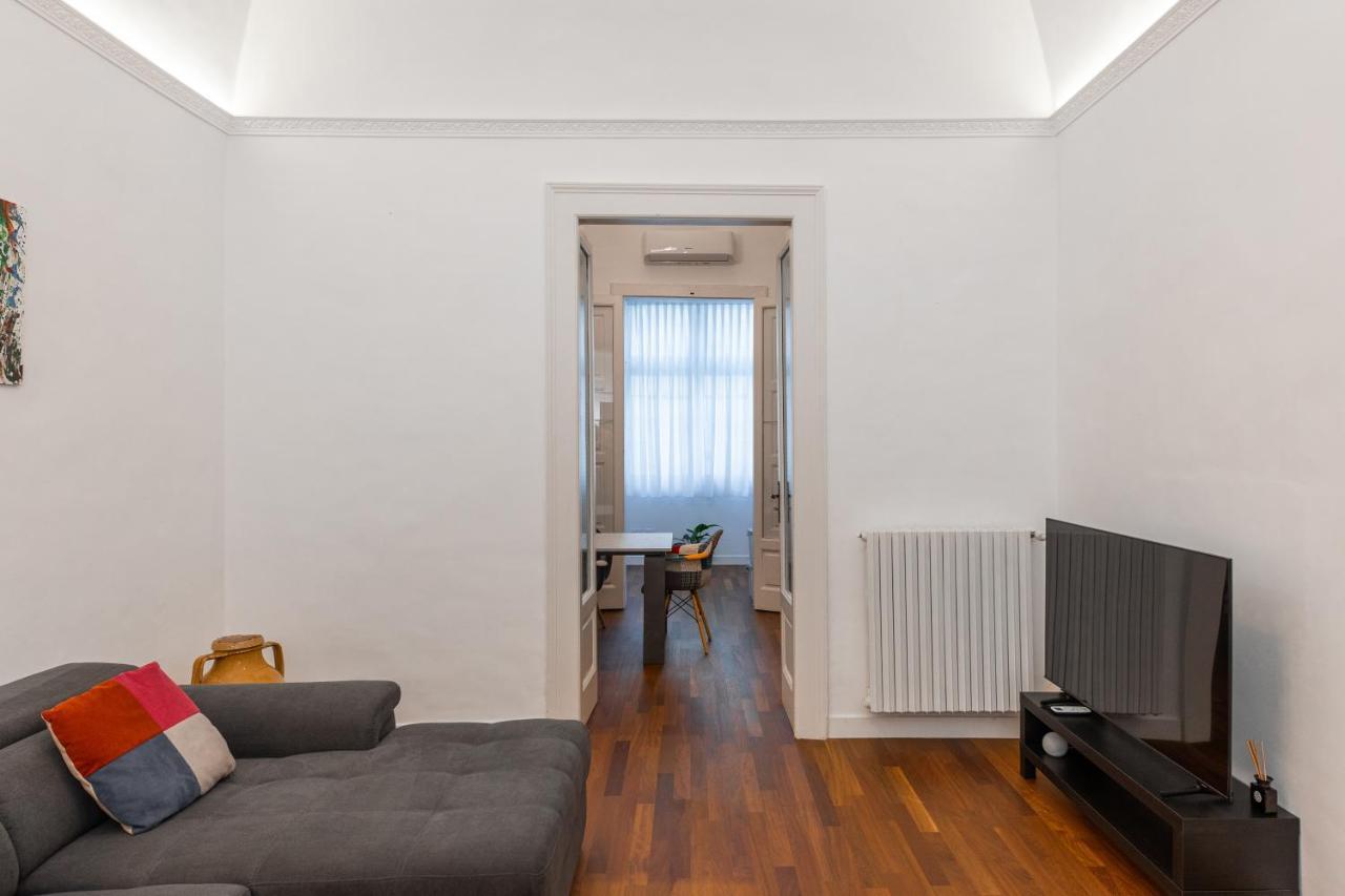 Apartamento Casa Dei Visionari Bari Exterior foto