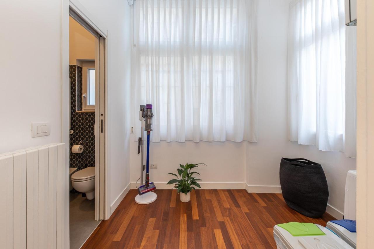 Apartamento Casa Dei Visionari Bari Exterior foto