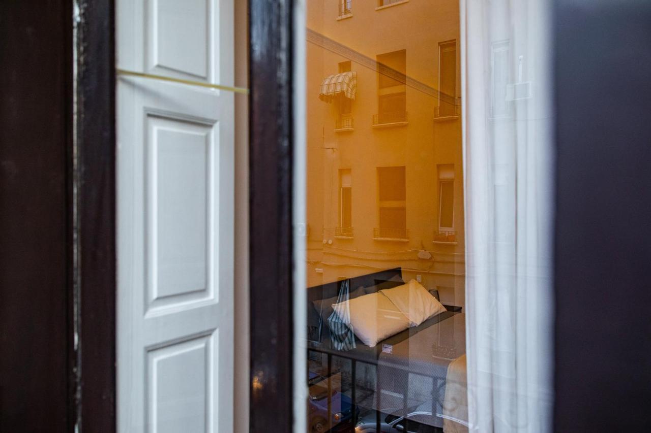 Apartamento Casa Dei Visionari Bari Exterior foto
