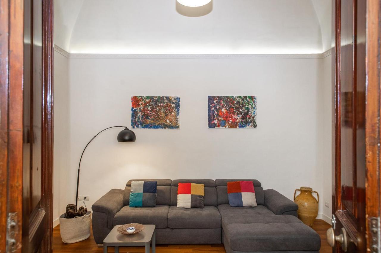 Apartamento Casa Dei Visionari Bari Exterior foto