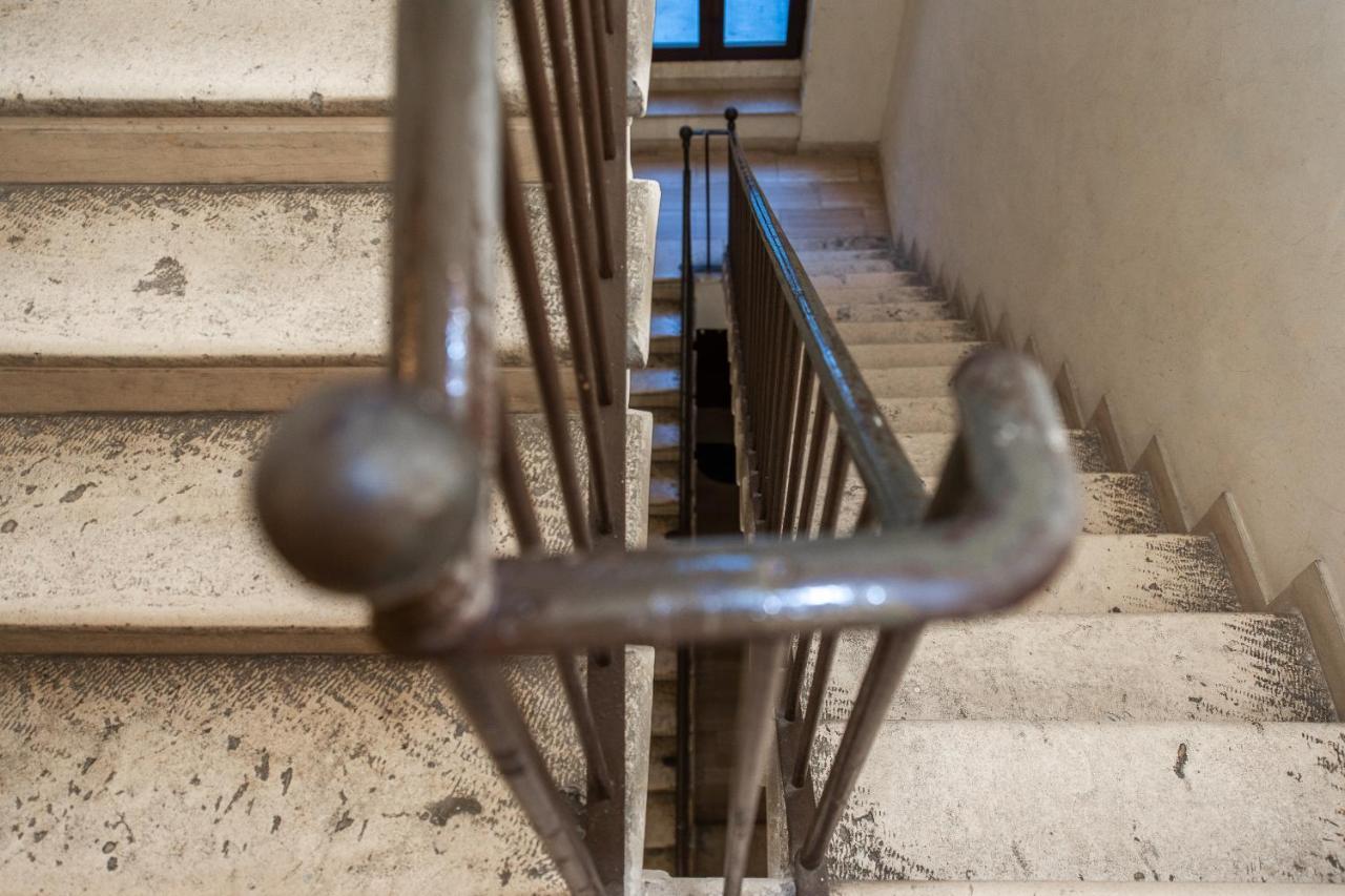 Apartamento Casa Dei Visionari Bari Exterior foto